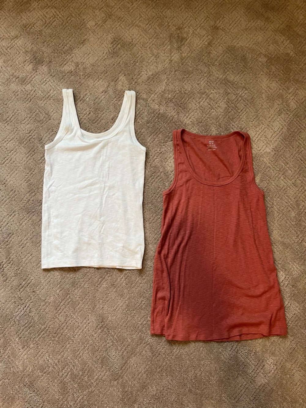Aerie Scoop Neck Tank Tops - White and Rust
